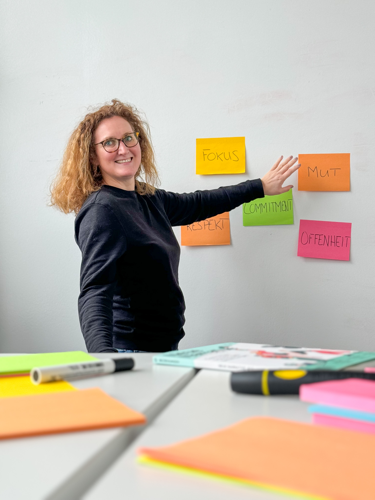 Saskia Kaden bei der Moderation eines Werte-Workshops